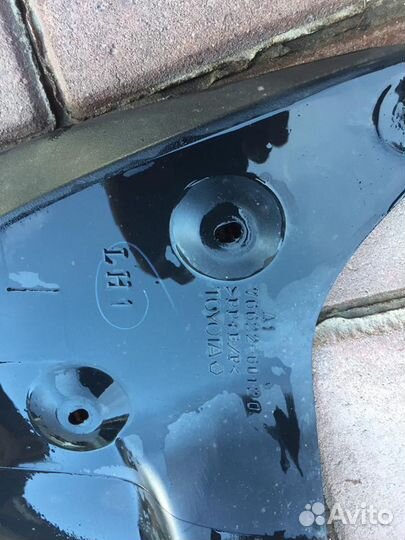 Оригинальные брызговики Toyota Land Cruiser 200