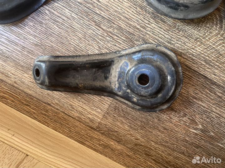 Кронштейн подрамника задний lexus RX 4