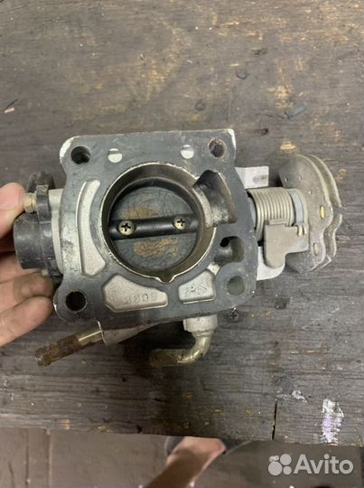 Дроссельная заслонка Mazda Demio