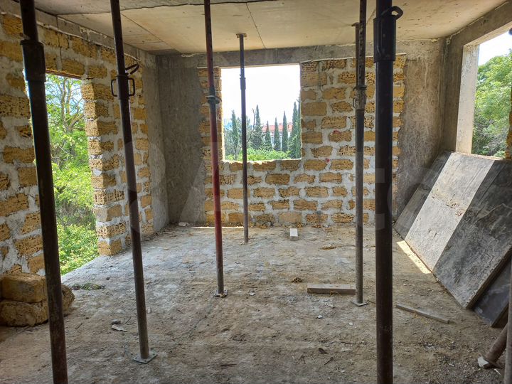 3-к. квартира, 100 м², 2/3 эт.