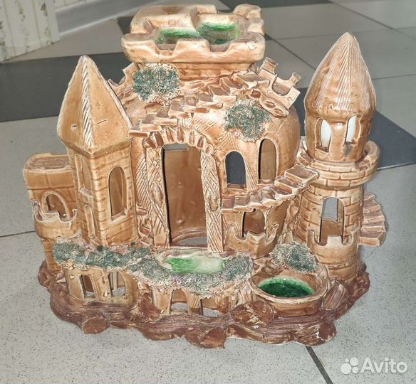 Замок для аквариума