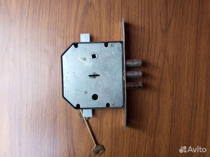 Замок гаражный внутренний