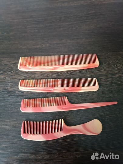 Набор расчесок