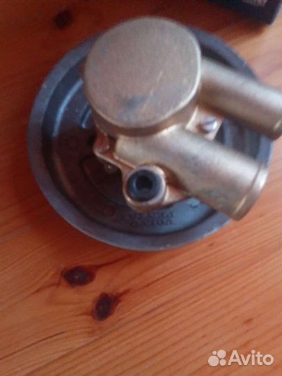 Помпа на двигатель Volvo