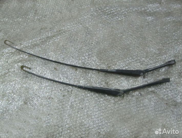 Поводок дворников левый Opel Omega B