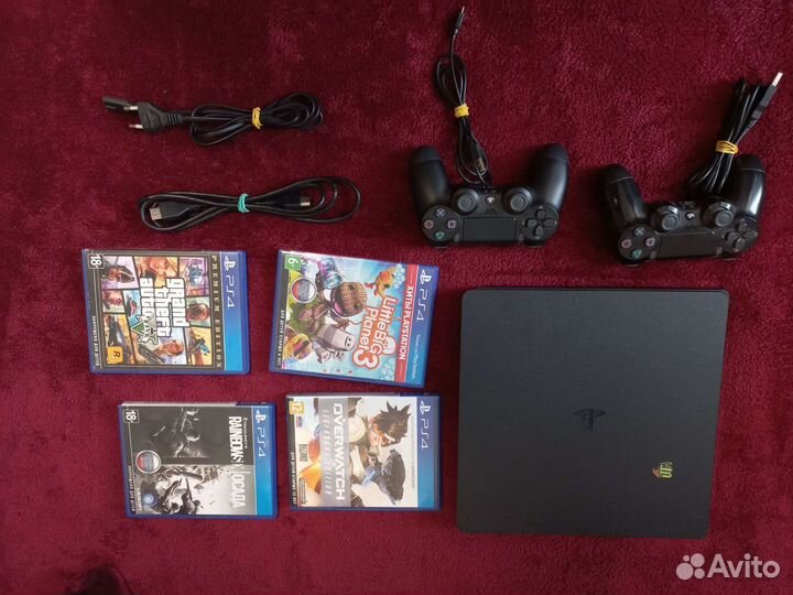 Sony ps4 slim 1tb + 4 игры на диска