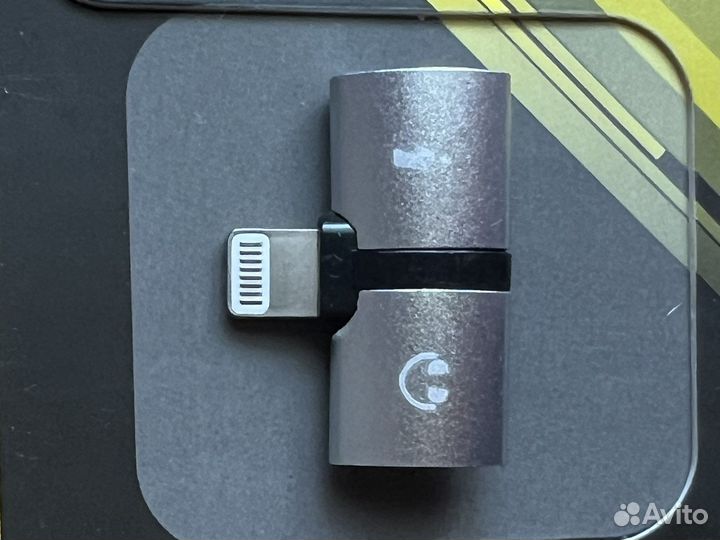 Переходник для зарядки и наушников для iPhone