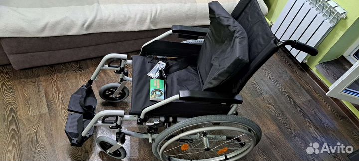 Кресло коляска для инвалидов