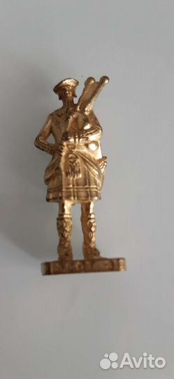 Игрушки из киндера