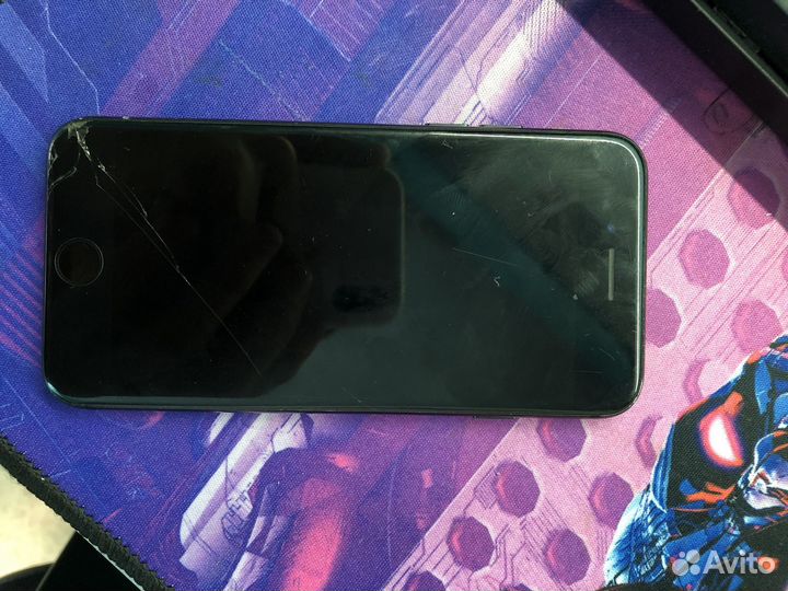 Телефон iPhone 7