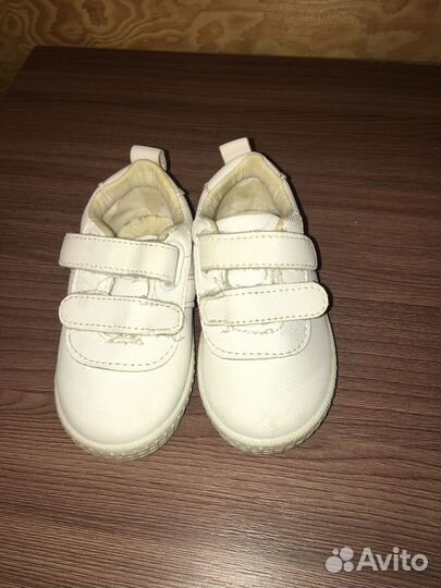 Продам детские кеды