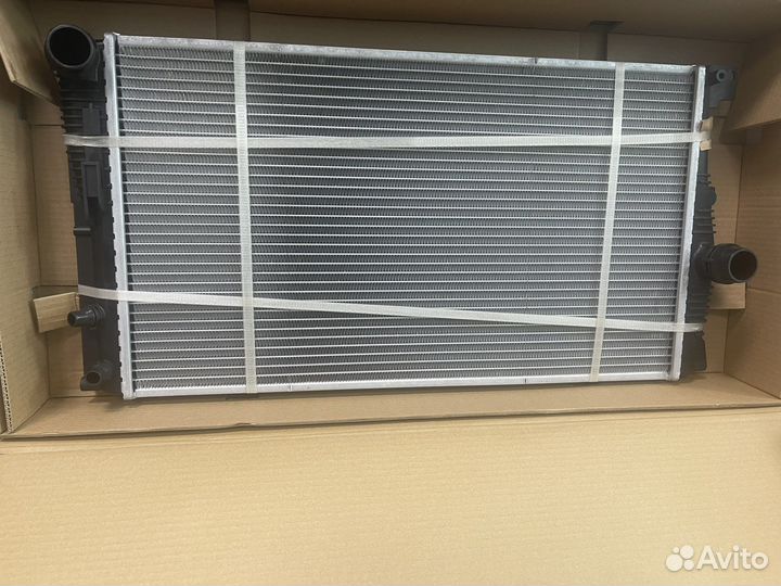 Радиатор бмв ф10 f10 oem 17118672011