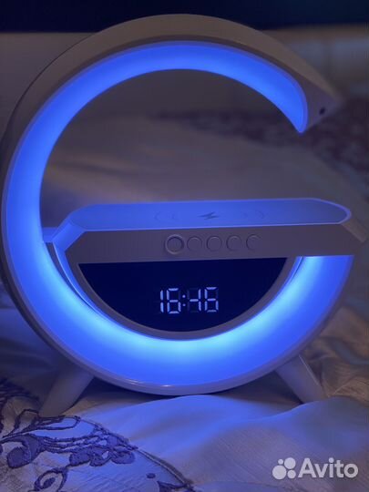 Блютуз колонка светильник + беспроводная зарядка