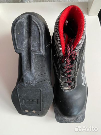 Ботинки лыжные