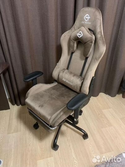 Офисное кресло (геймерское). Кресло для директора