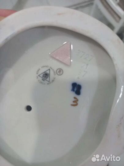 Фарфоровая статуэтка 