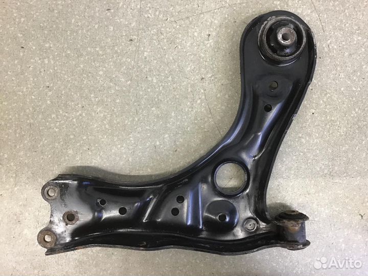 Рычаг передний левый Skoda Rapid 2013-2020