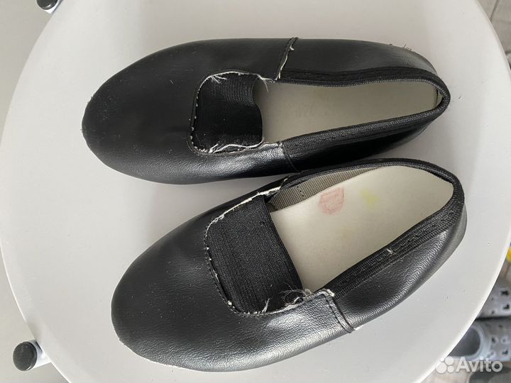 Обувь детская сапоги и сандалии 26-28