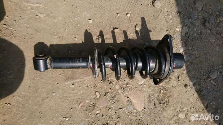 Стойка амортизатора на volkswagen passat b5