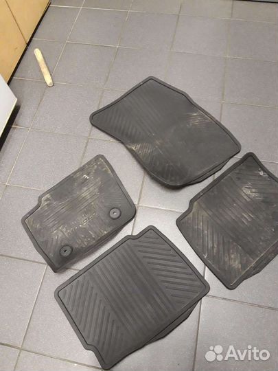 Автомобильные коврики резиновые