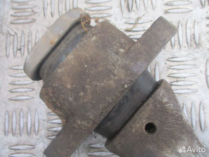 Опора двигателя задняя Hyundai IX35