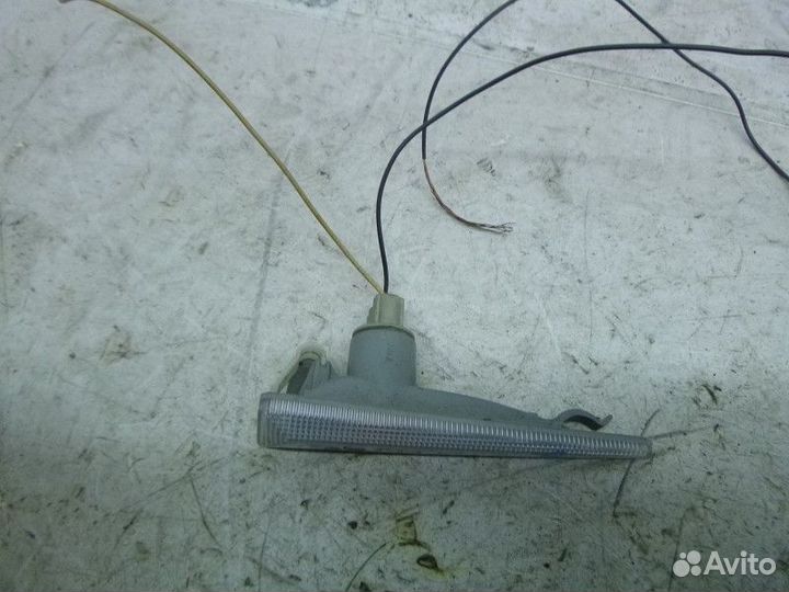 Повторитель на крыло правый renault scenic II 2003