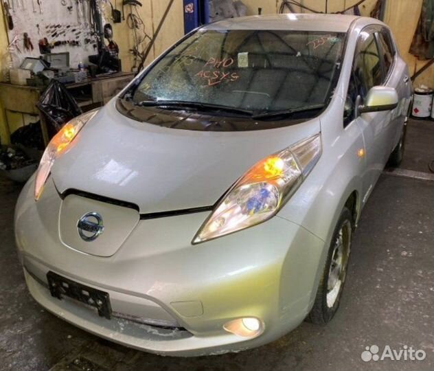 Лонжерон передний правый Nissan Leaf AZE0/ZE0