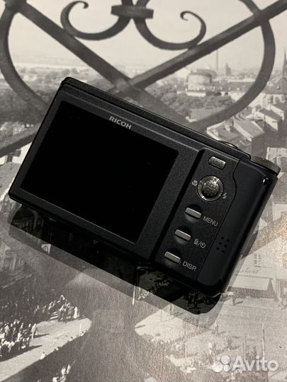 Компактный фотоаппарат Ricoh R8