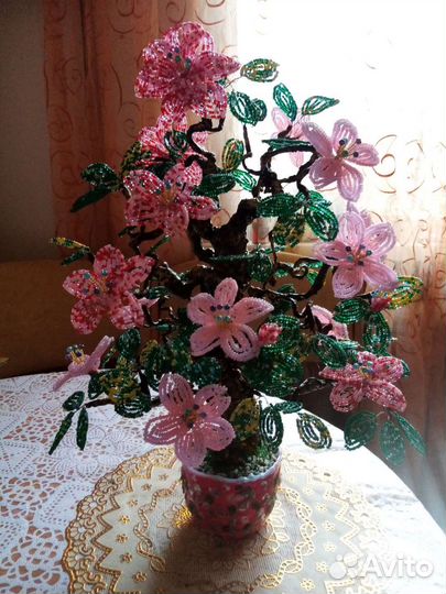 Цветущее дерево из бисера