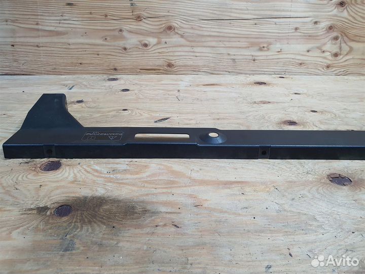 Облицовка люка в спинке сиденья BMW E46