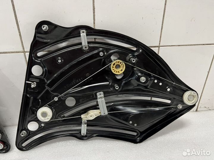 Стеклоподъемник заднего окна Mercedes E coupe C207