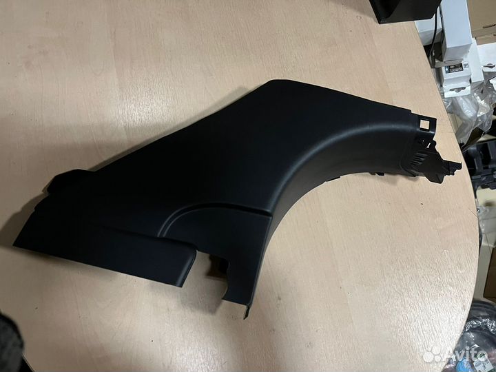 Отделка стойки ветрового стекла Land Rover