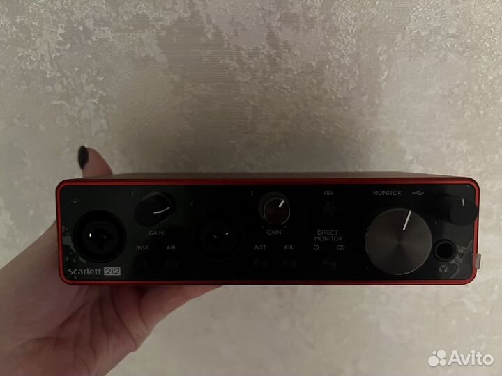 Внешняя звуковая карта focusrite Scarlett 212