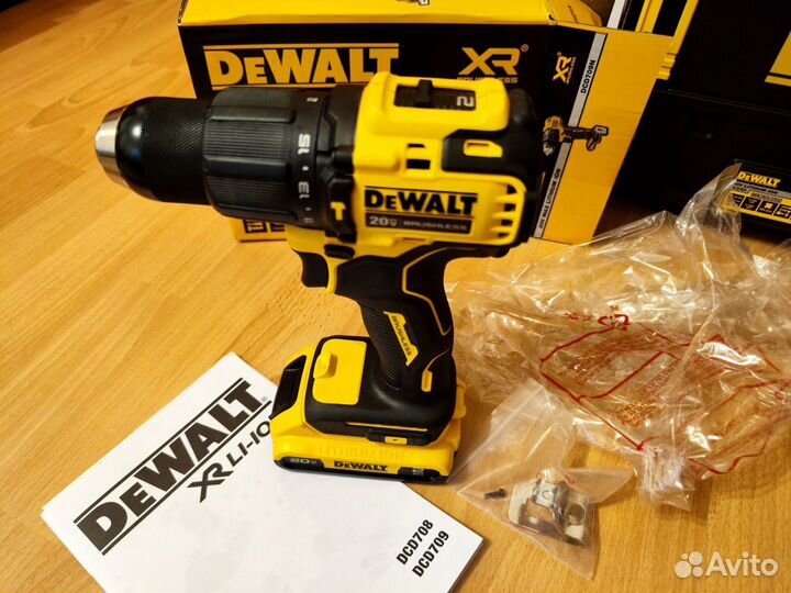 Дрель-Шуруповерт DeWalt DCD709