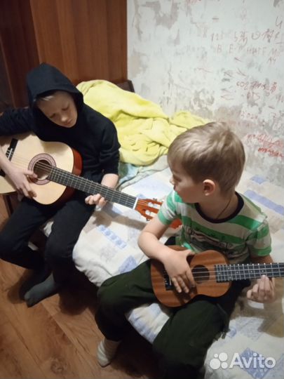 Обучение пению, игре на гитаре и укулеле