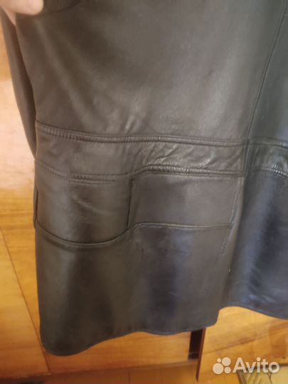 Кожаная куртка с цигейковым воротником