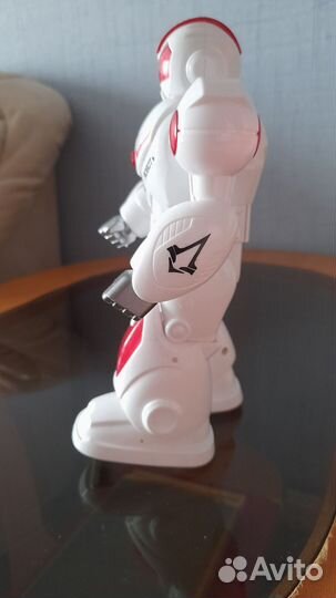 Игрушка робот