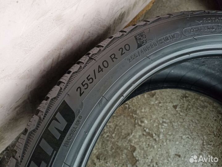 Michelin Alpin 255/40 R20