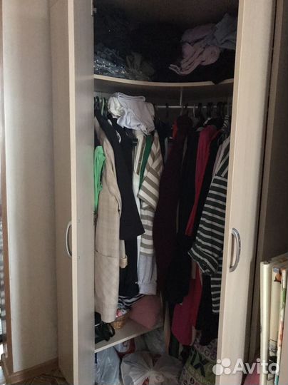 Угловой шкаф