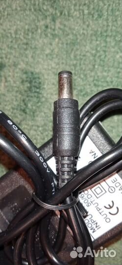 Зарядное устройство YSN-2110 21V 1A штекер 5.5x2.1