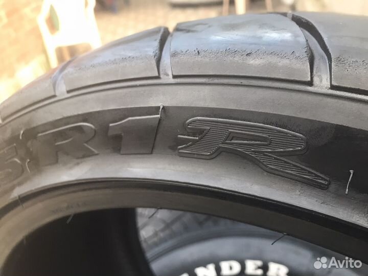 Toyo Proxes R1-R 265/35 R18 W