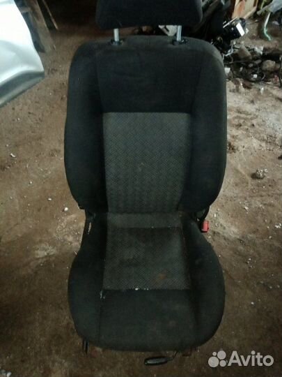 Сиденье переднее правое Ford Mondeo 3 cjba 4C75592