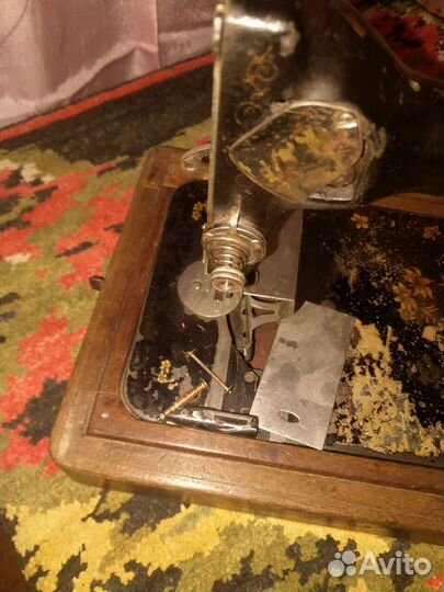Швейная машинка зингер ручная