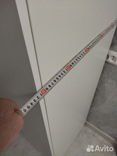 Шкаф распашной с полками белый