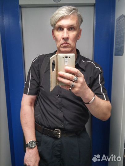 Консьерж дежурный администратор смотритель вахтёр