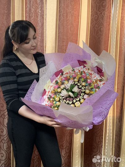 Вкусный букет из конфет