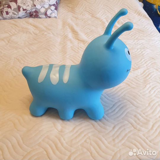 Гусеница попрыгун