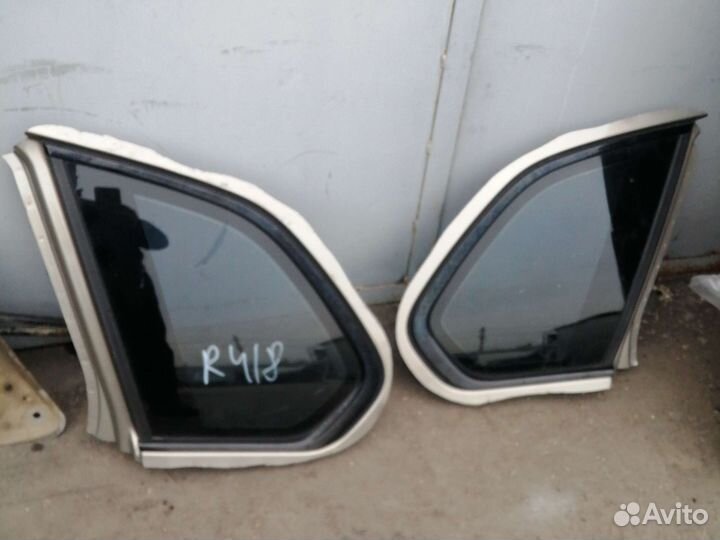 Кузовное боковое стекло форточка на BMW X5E70