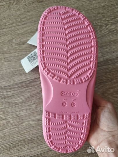 Женские шлепанцы crocs