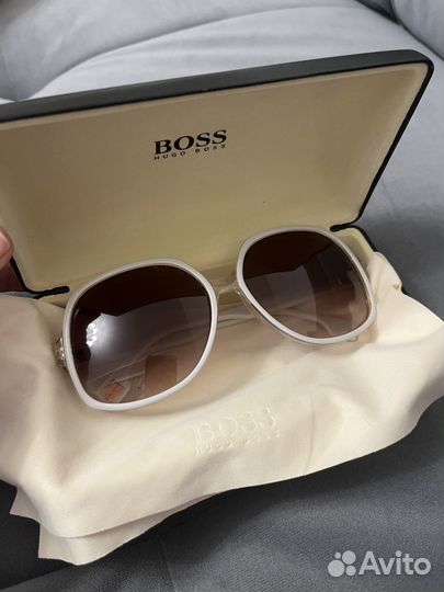 Солнцезащитные очки Hugo boss